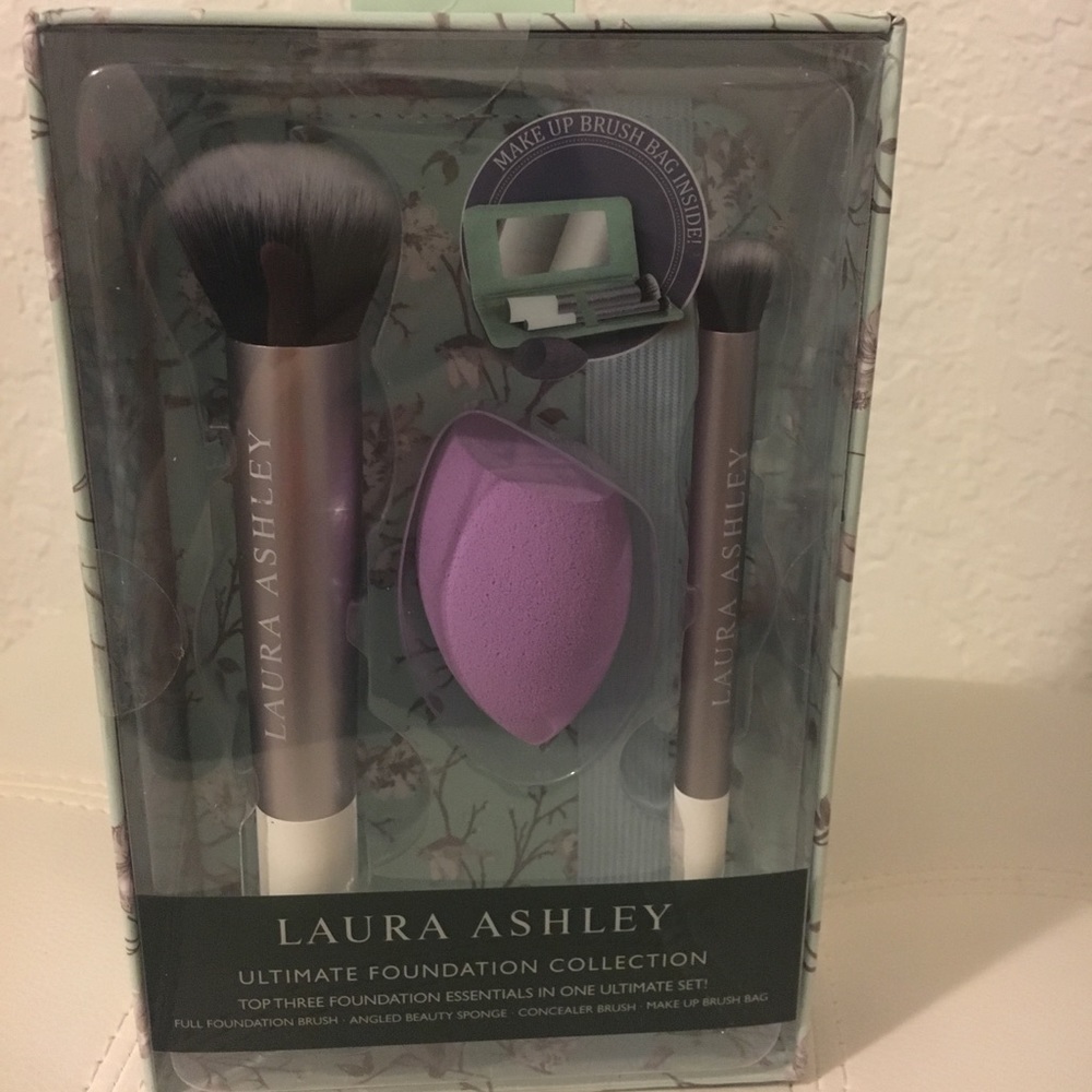 Laura Ashley  Foundation Collection 3-Piece Set